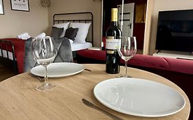 Apartament Czerwone Wino 100m od Szczawno-Zdrój